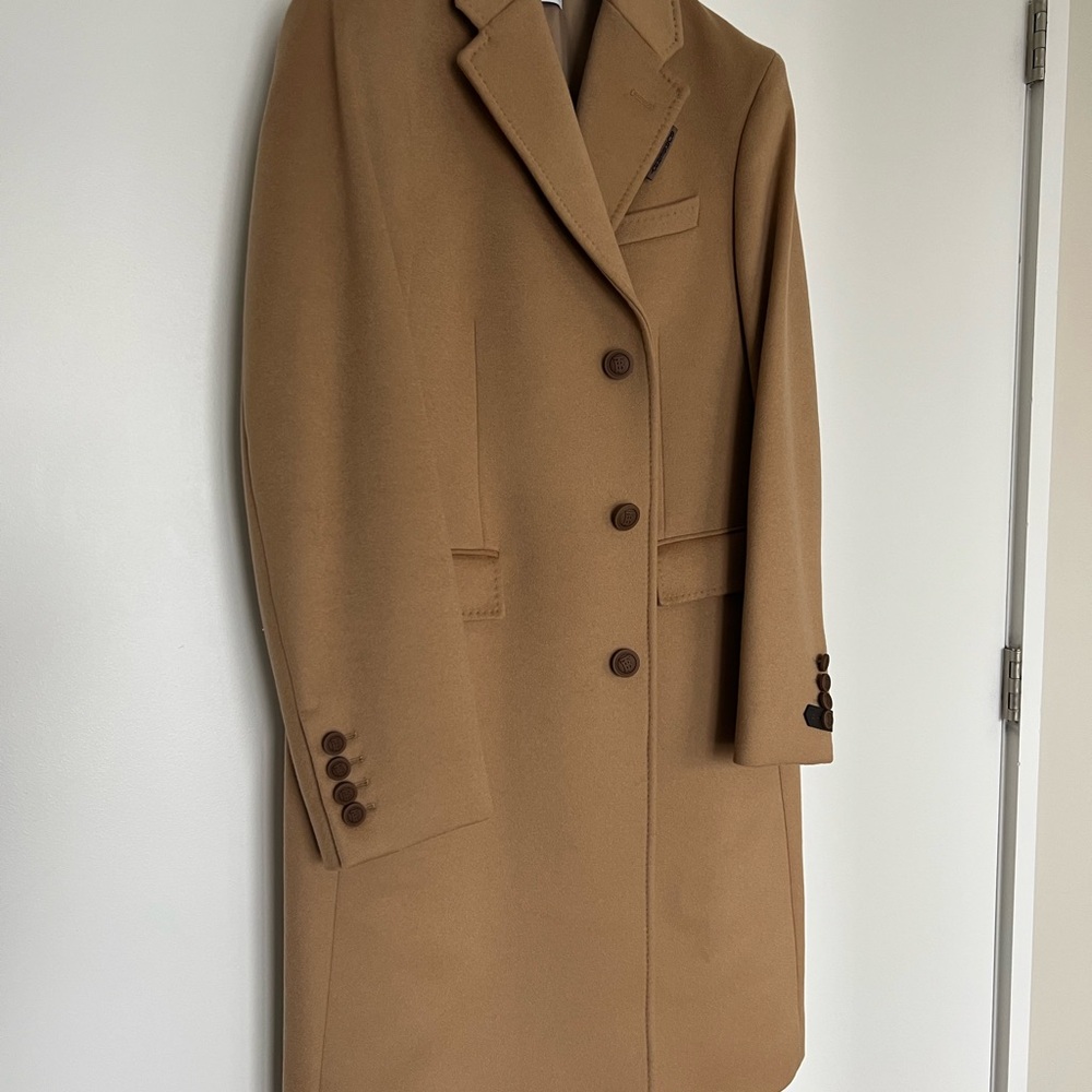 Burberry Beige/Tan Trench Coat Label Detail - Picture 7 of 16